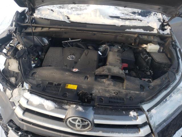 Photo 12 from auction – 2019 TOYOTA HIGHLANDER with VIN 5TDJZRFH4KS597438