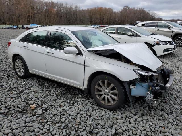 Photo 4 from auction – 2013 CHRYSLER 200 TOURIN with VIN 1C3CCBBG4DN579193