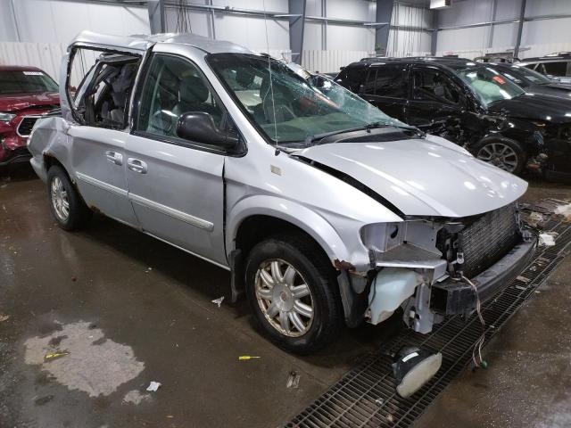 Photo 4 from auction – 2005 CHRYSLER TOWN & COU with VIN 2C4GP54L85R250241