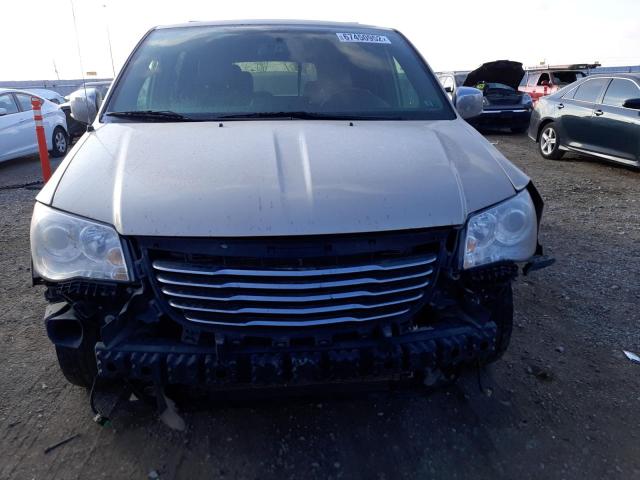Photo 5 from auction – 2015 CHRYSLER TOWN & COU with VIN 2C4RC1GG0FR572675