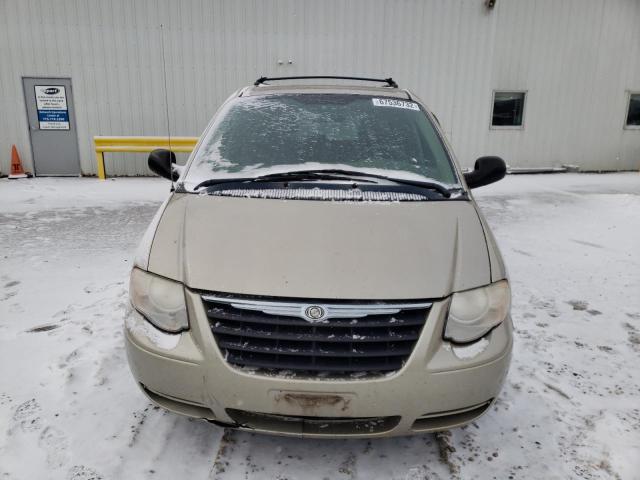 Photo 5 from auction – 2005 CHRYSLER TOWN & COU with VIN 2C4GP54L15R337589