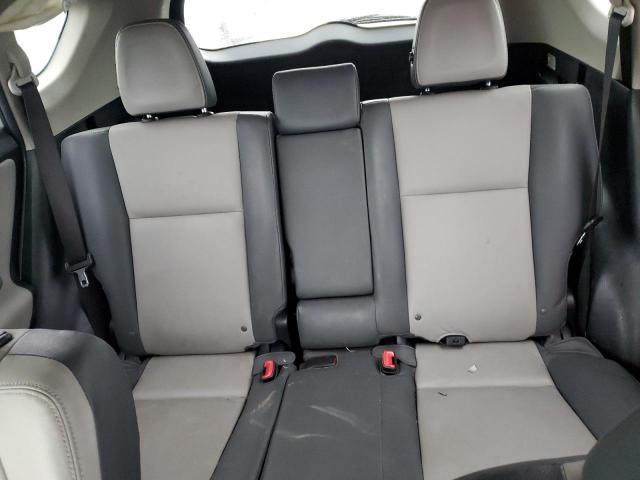Photo 10 from auction – 2015 TOYOTA RAV4 LIMIT with VIN JTMDFREV1FJ014128