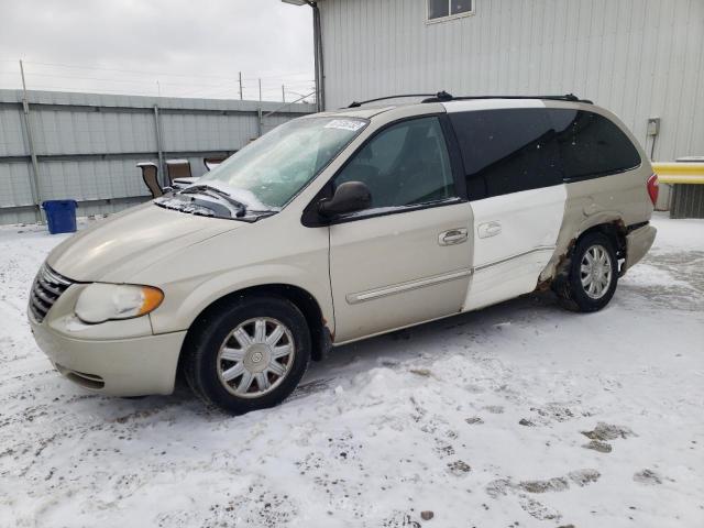 CHRYSLER TOWN & COU 2005 with VIN 2C4GP54L15R337589 - Photo from auction