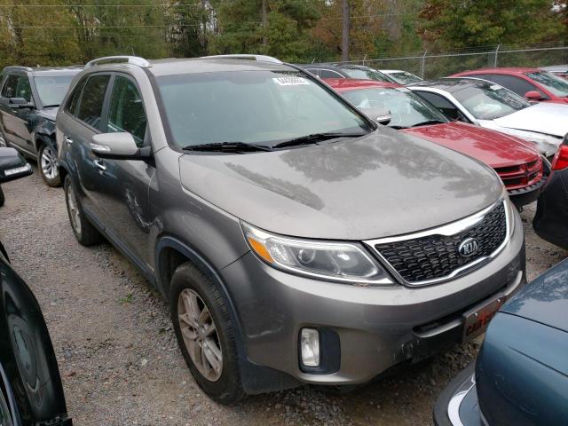 KIA SORENTO LX 2015 with VIN 5XYKTCA66FG561195 - Photo from auction