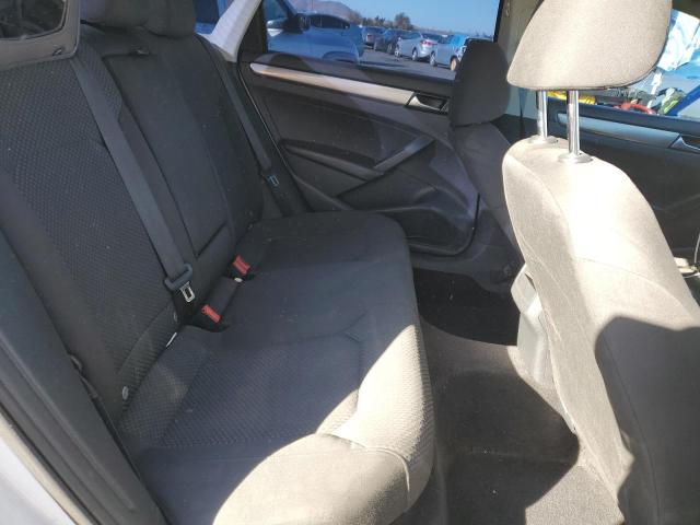 Photo 10 from auction – 2014 VOLKSWAGEN PASSAT S with VIN 1VWAT7A33EC040105