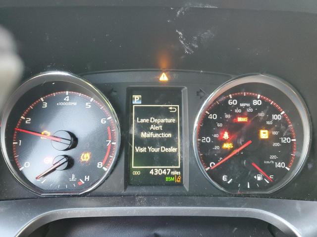 Photo 9 from auction – 2018 TOYOTA RAV4 SE with VIN JTMJFREV5JJ236733