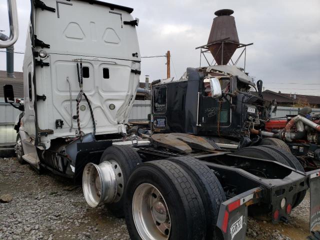 Photo 2 from auction – 2016 FREIGHTLINER CASCADIA 1 with VIN 3AKJGLD55GSGV1866