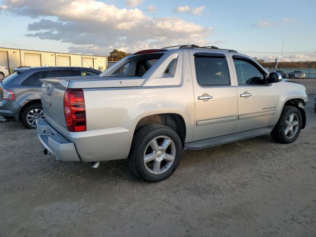 Photo 3 from auction – 2011 CHEVROLET AVALANCHE with VIN 3GNTKFE36BG329370