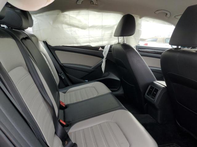 Photo 10 from auction – 2015 VOLKSWAGEN PASSAT SE with VIN 1VWBT7A35FC012408