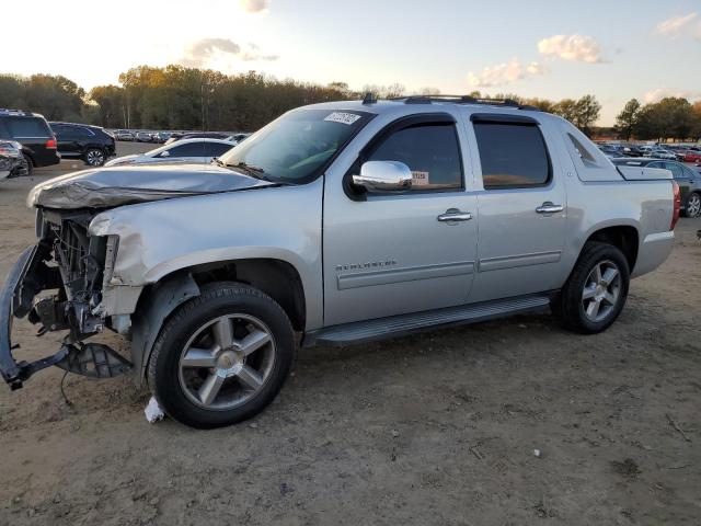 CHEVROLET AVALANCHE 2011 with VIN 3GNTKFE36BG329370 - Photo from auction