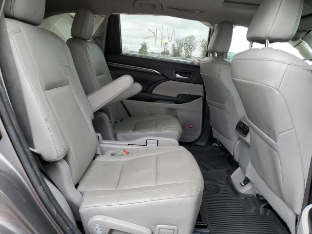 Photo 11 from auction – 2017 TOYOTA HIGHLANDER with VIN 5TDDZRFH3HS406078
