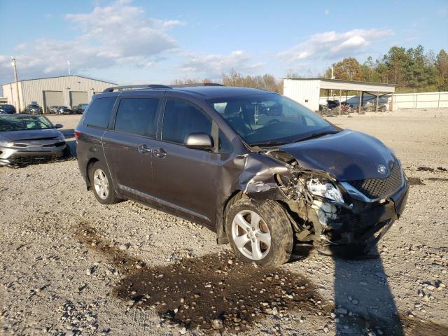 Photo 4 from auction – 2016 TOYOTA SIENNA LE with VIN 5TDKK3DC2GS707620