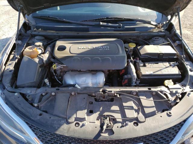 Photo 11 from auction – 2016 CHRYSLER 200 LIMITE with VIN 1C3CCCAB1GN104231