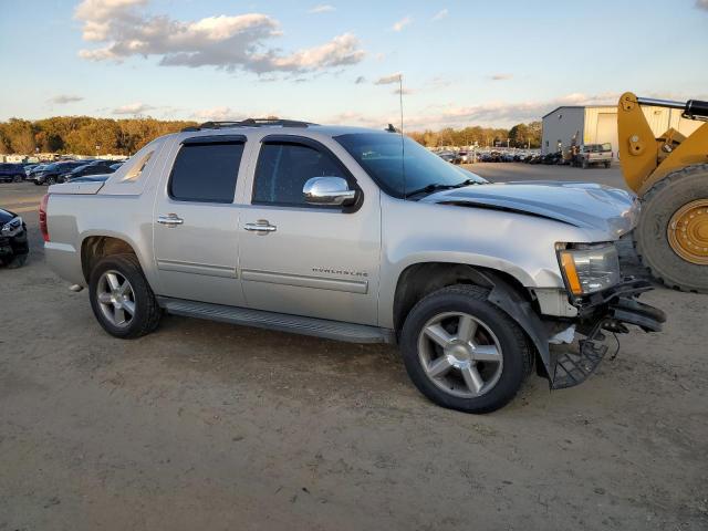 Photo 4 from auction – 2011 CHEVROLET AVALANCHE with VIN 3GNTKFE36BG329370