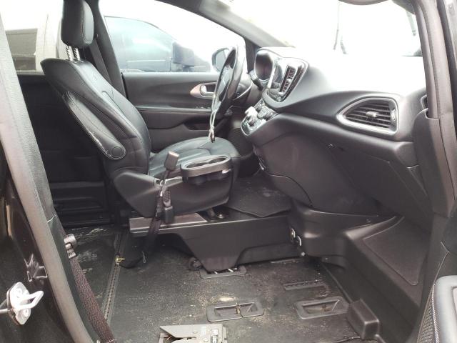 Photo 5 from auction – 2018 CHRYSLER PACIFICA T with VIN 2C4RC1EG5JR320948