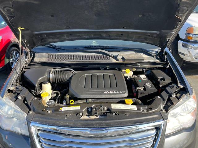 Photo 7 from auction – 2012 CHRYSLER TOWN & COU with VIN 2C4RC1CG6CR348618