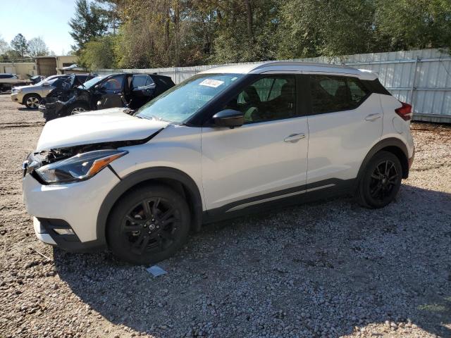 NISSAN KICKS S 2019 with VIN 3N1CP5CU3KL497364 - Photo from auction
