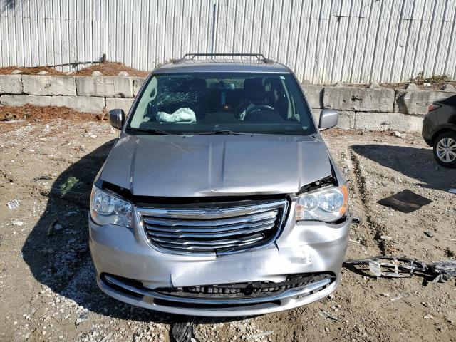 Photo 5 from auction – 2016 CHRYSLER TOWN & COU with VIN 2C4RC1BG4GR164592