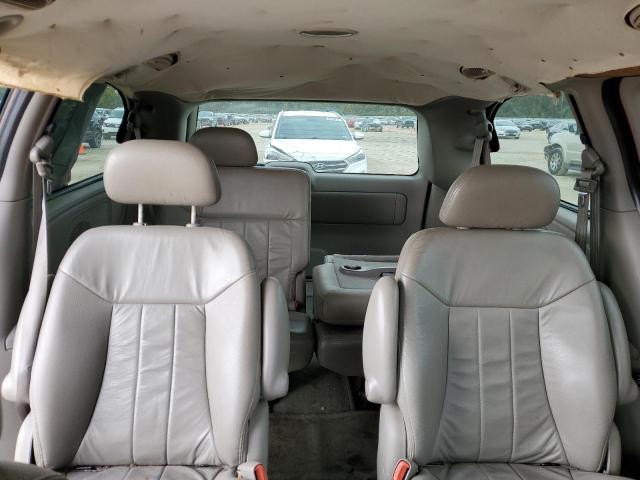 Photo 10 from auction – 2002 CHRYSLER TOWN & COU with VIN 2C8GP74L02R762470