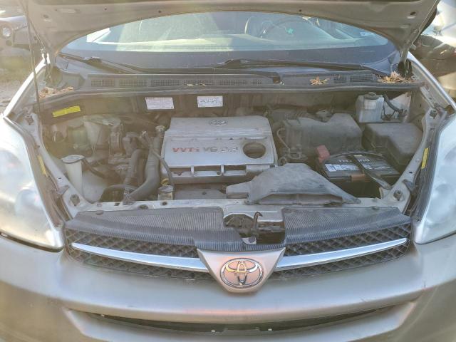 Photo 12 from auction – 2004 TOYOTA SIENNA XLE with VIN 5TDZA22C04S157845