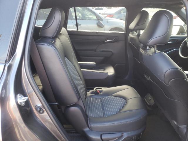 Photo 11 from auction – 2022 TOYOTA HIGHLANDER with VIN 5TDLZRAH1NS104674
