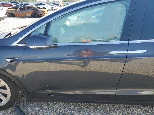 Photo 13 from auction – 2020 TESLA MODEL X with VIN 5YJXCAE23LF221989