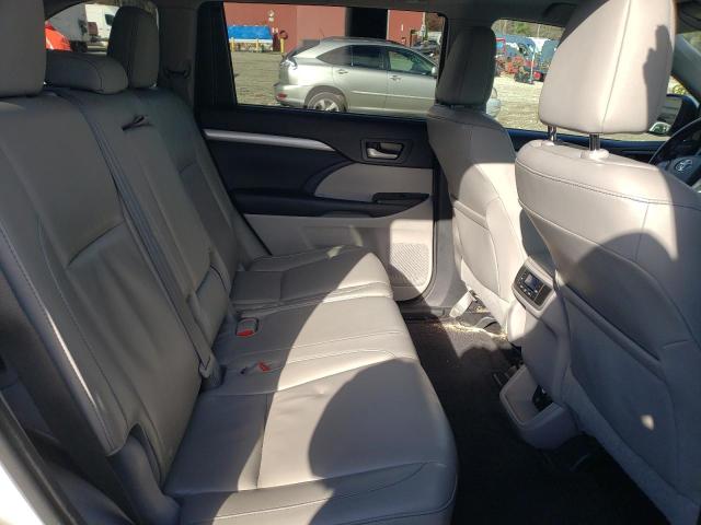 Photo 11 from auction – 2015 TOYOTA HIGHLANDER with VIN 5TDJKRFH0FS205579