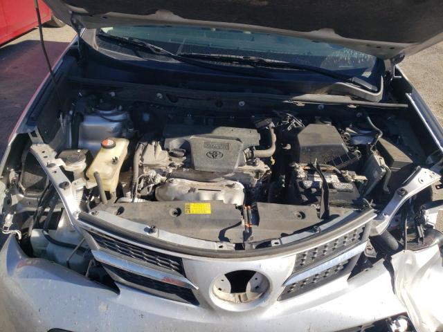 Photo 12 from auction – 2015 TOYOTA RAV4 LE with VIN JTMZFREV9FJ036268