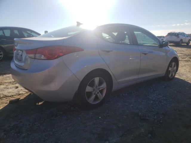Photo 3 from auction – 2012 HYUNDAI ELANTRA GL with VIN 5NPDH4AE6CH100185