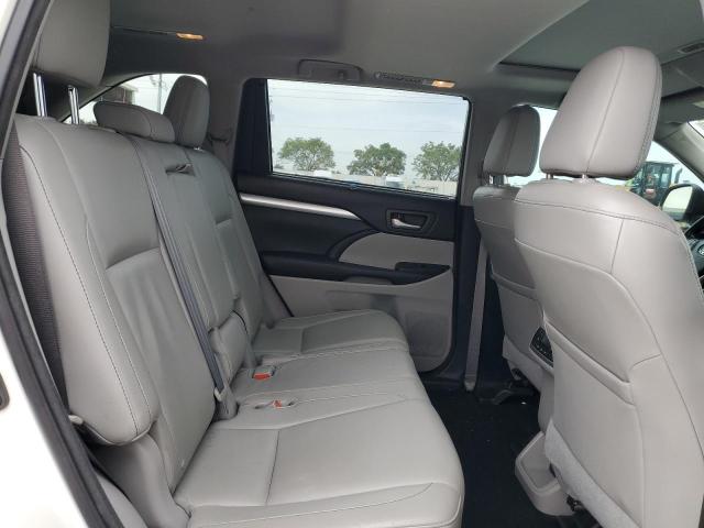 Photo 11 from auction – 2015 TOYOTA HIGHLANDER with VIN 5TDJKRFH0FS082995