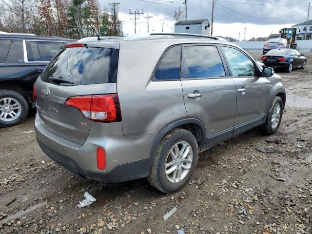 Photo 3 from auction – 2014 KIA SORENTO LX with VIN 5XYKTCA60EG440340