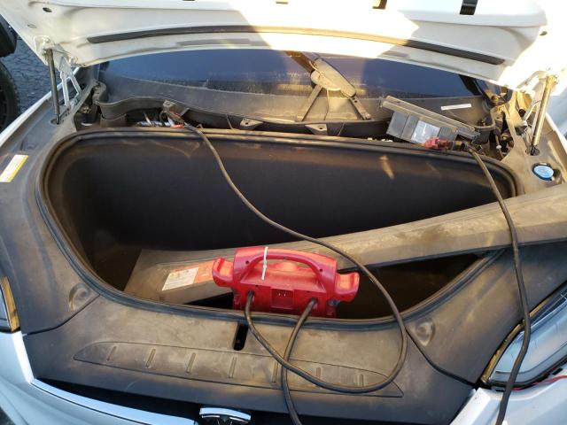 Photo 11 from auction – 2016 TESLA MODEL X with VIN 5YJXCBE2XGF017637