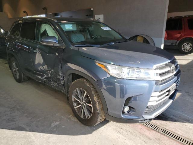 Photo 4 from auction – 2017 TOYOTA HIGHLANDER with VIN 5TDJZRFH2HS411551
