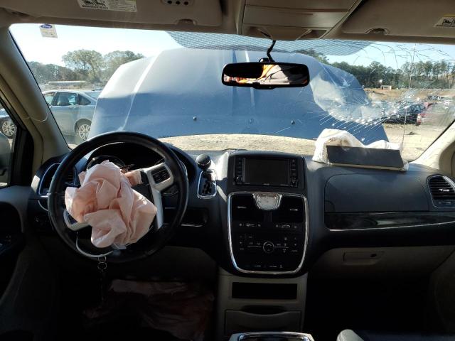 Photo 8 from auction – 2016 CHRYSLER TOWN & COU with VIN 2C4RC1BG4GR164592
