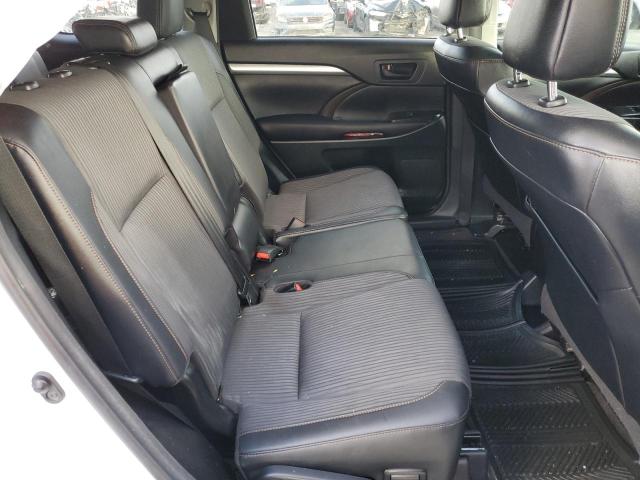 Photo 11 from auction – 2017 TOYOTA HIGHLANDER with VIN 5TDBZRFH6HS361323