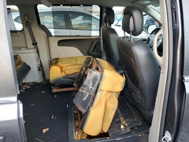 Photo 11 from auction – 2015 CHRYSLER TOWN & COU with VIN 2C4RC1BG4FR655694