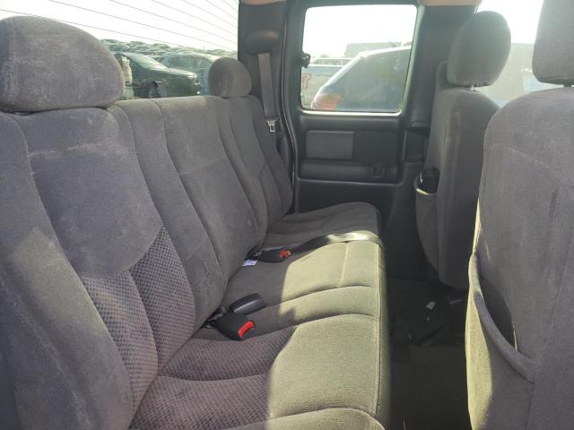 Photo 10 from auction – 2004 CHEVROLET SILVERADO with VIN 2GCEK19T741177321