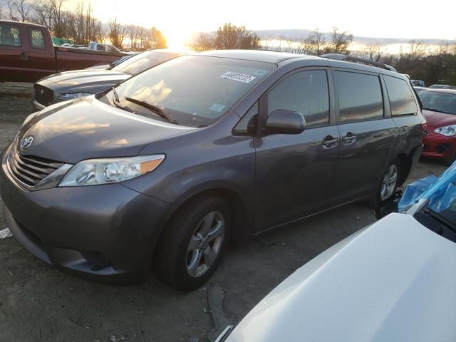 Photo 1 from auction – 2015 TOYOTA SIENNA LE with VIN 5TDKK3DC1FS646176
