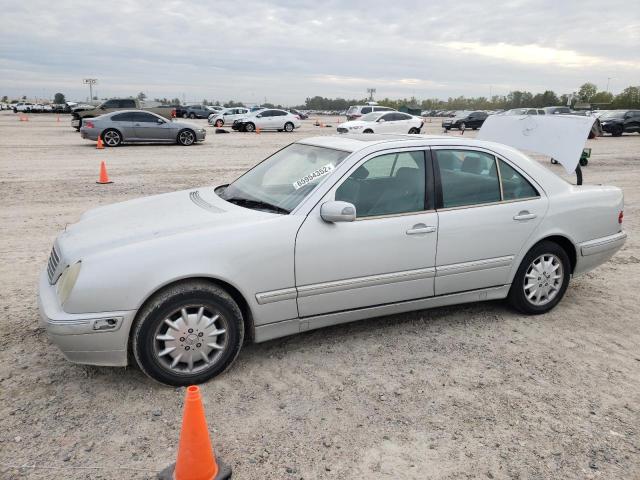 MERCEDES-BENZ E 320 2000 مع رقم تعريف المركبة WDBJF65J8YB054071 - صورة من المزاد