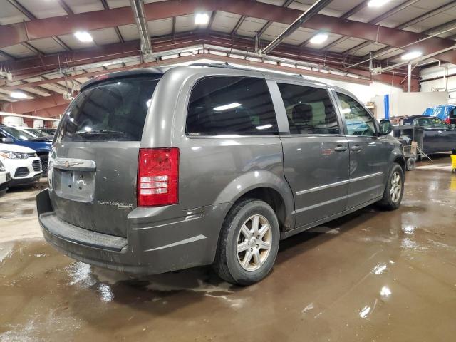 Photo 3 from auction – 2010 CHRYSLER TOWN & COU with VIN 2A4RR8D1XAR428125