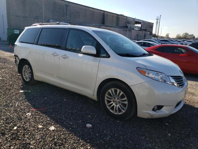 Photo 4 from auction – 2015 TOYOTA SIENNA XLE with VIN 5TDYK3DC6FS656650