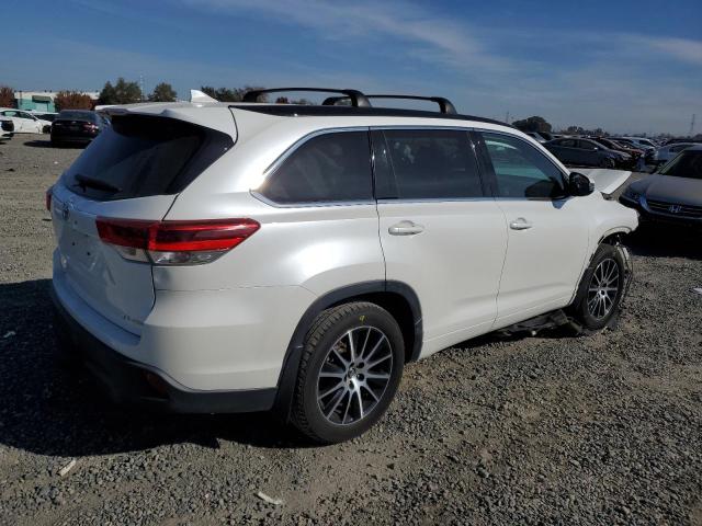 Zdjęcie 3 z aukcji – 2017 TOYOTA HIGHLANDER z VIN 5TDJZRFH1HS367364
