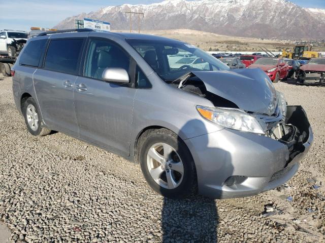 Photo 4 from auction – 2016 TOYOTA SIENNA LE with VIN 5TDKK3DC0GS738087