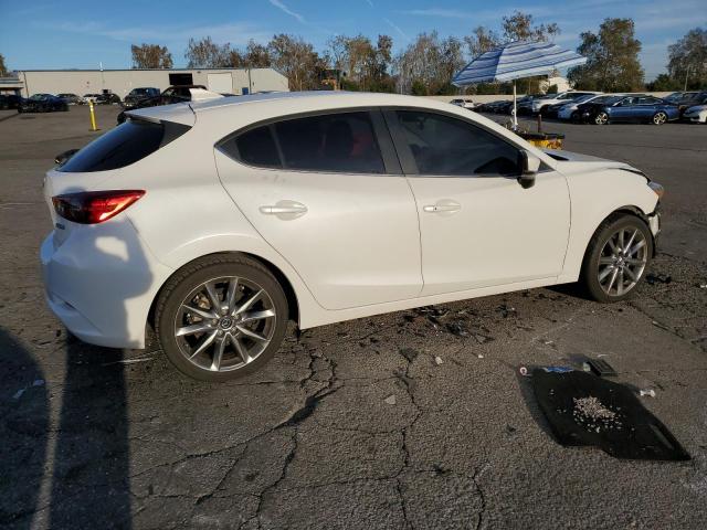 Photo 3 from auction – 2018 MAZDA 3 TOURING with VIN 3MZBN1L3XJM253425