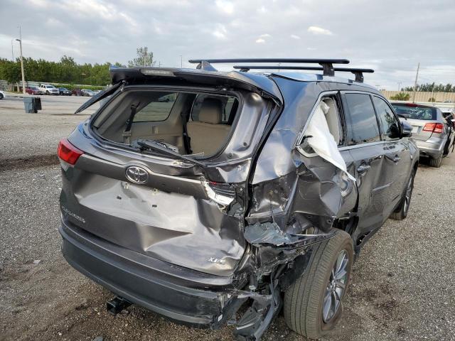 Photo 3 from auction – 2019 TOYOTA HIGHLANDER with VIN 5TDKZRFHXKS573617