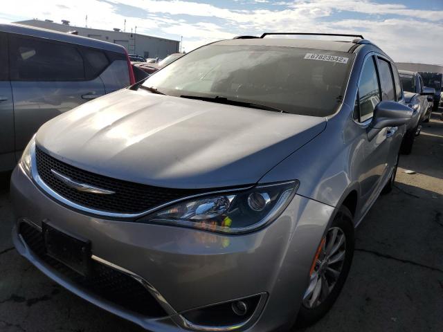 CHRYSLER PACIFICA T 2018 with VIN 2C4RC1BG2JR246585 - Photo from auction