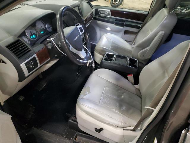 Photo 7 from auction – 2010 CHRYSLER TOWN & COU with VIN 2A4RR8D1XAR428125