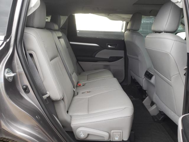 Photo 11 from auction – 2019 TOYOTA HIGHLANDER with VIN 5TDKZRFHXKS571382