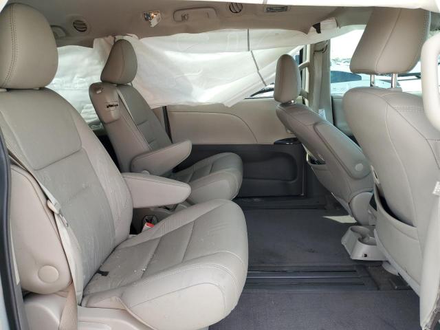 Photo 11 from auction – 2016 TOYOTA SIENNA XLE with VIN 5TDYK3DC9GS756355