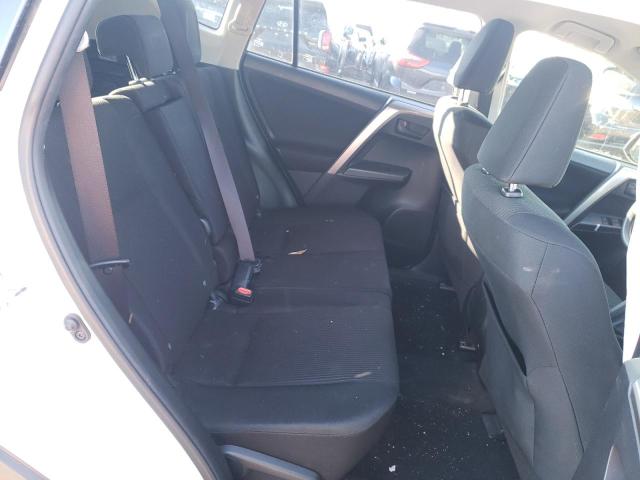 Photo 11 from auction – 2018 TOYOTA RAV4 LE with VIN JTMBFREV4JJ205123